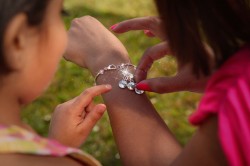 Show Love And Affection Through Mother’s Bracelets